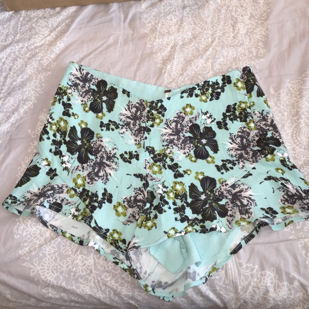Free people shorts🌷🌼